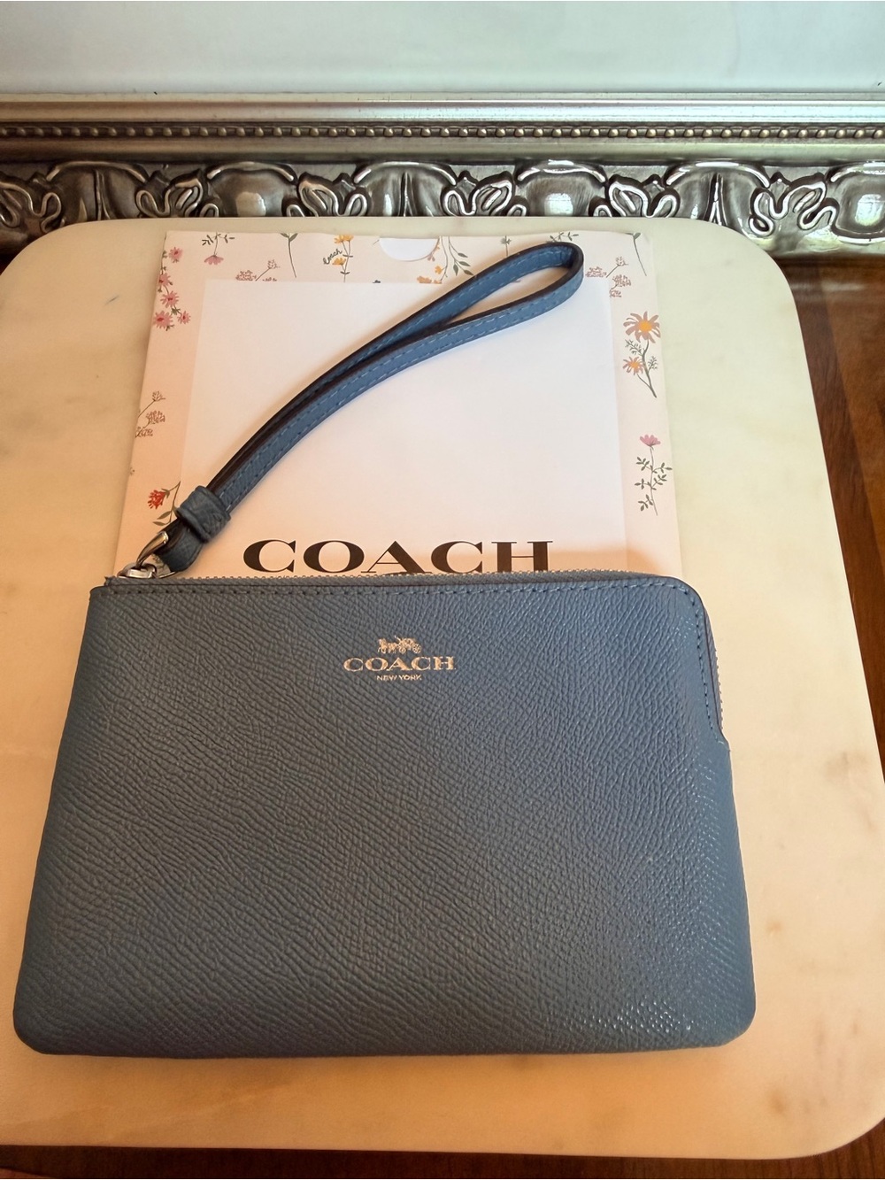 Coach Light Blue Crossgrain Leather Corner Zip Wristlet Silver Horse & Carriage - Picture 4 of 12